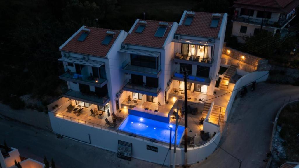 Above Blue Maisonettes Grey Diamond Nikiana Exterior photo